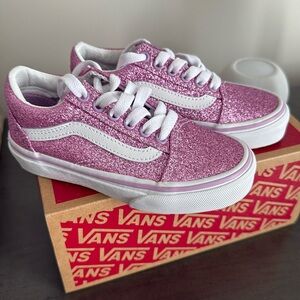 Kids pink vans
